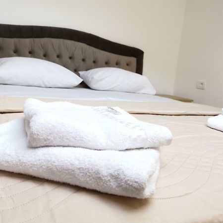 בודווה Apartman Maximus מראה חיצוני תמונה