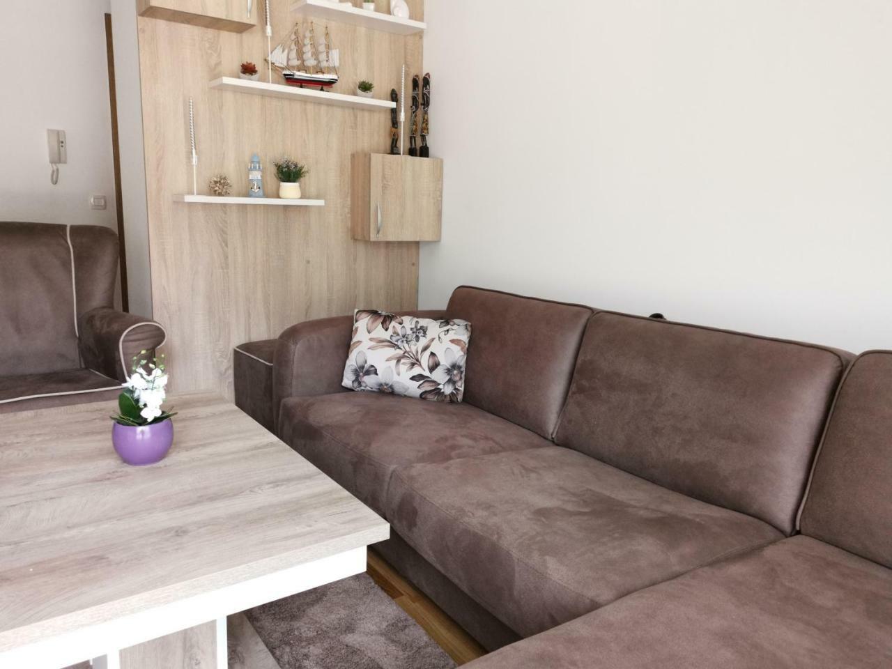 בודווה Apartman Maximus מראה חיצוני תמונה