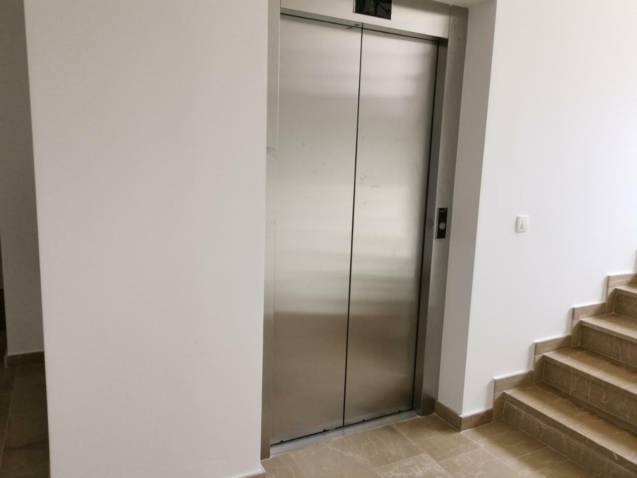 בודווה Apartman Maximus מראה חיצוני תמונה