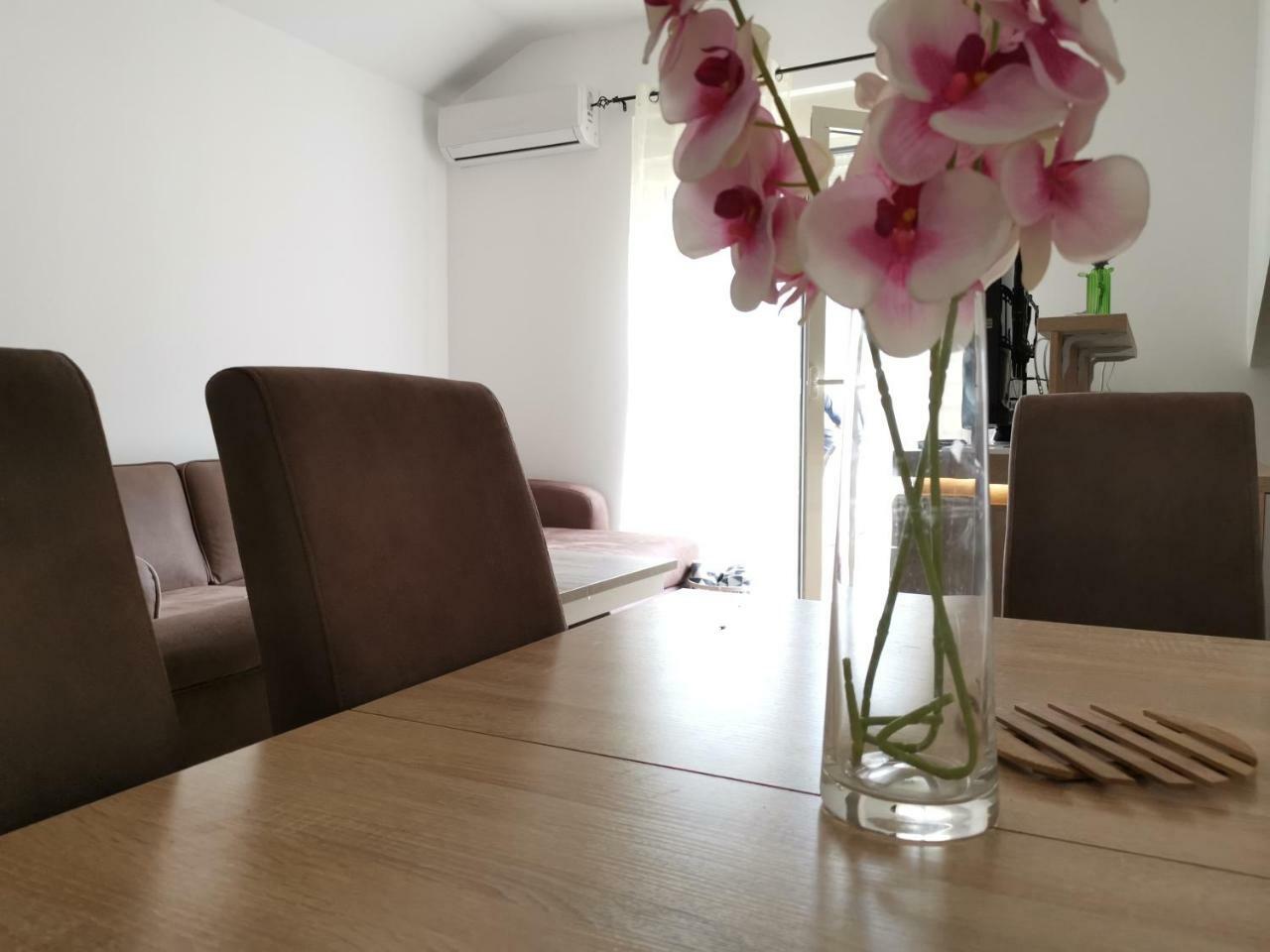 בודווה Apartman Maximus מראה חיצוני תמונה